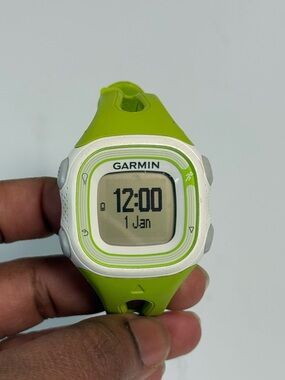 VTG Garmin Forerunner 10 Lime/White GPS Running Watch